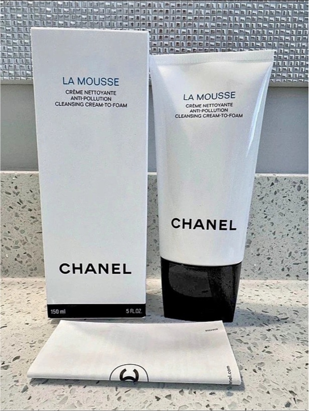 Chanel LA MOUSSE Anti-Pollution Cleansing Cream-to-Foam Cleansing Cream-to-Foam - Picture 2 of 2
